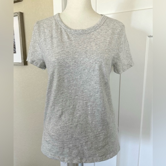 GAP ForeverSoft Tee Shirt Women’s Small Gray Short Sleeve 100% Cotton - Picture 1 of 4